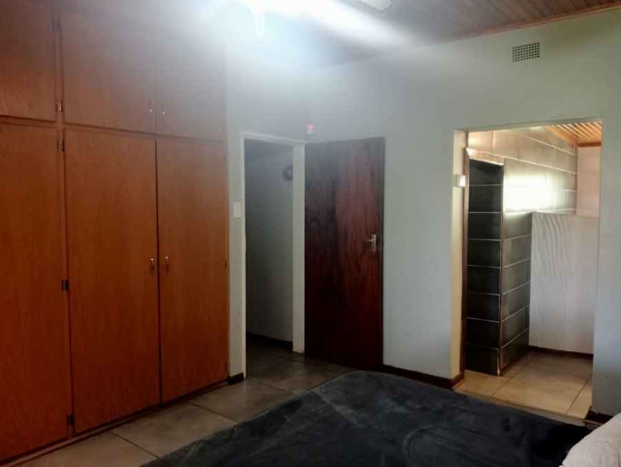 5 Bedroom Property for Sale in Kuruman Northern Cape